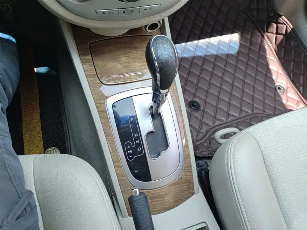 Buick Excelle 2015 1.5L Automatic Classic фото 14