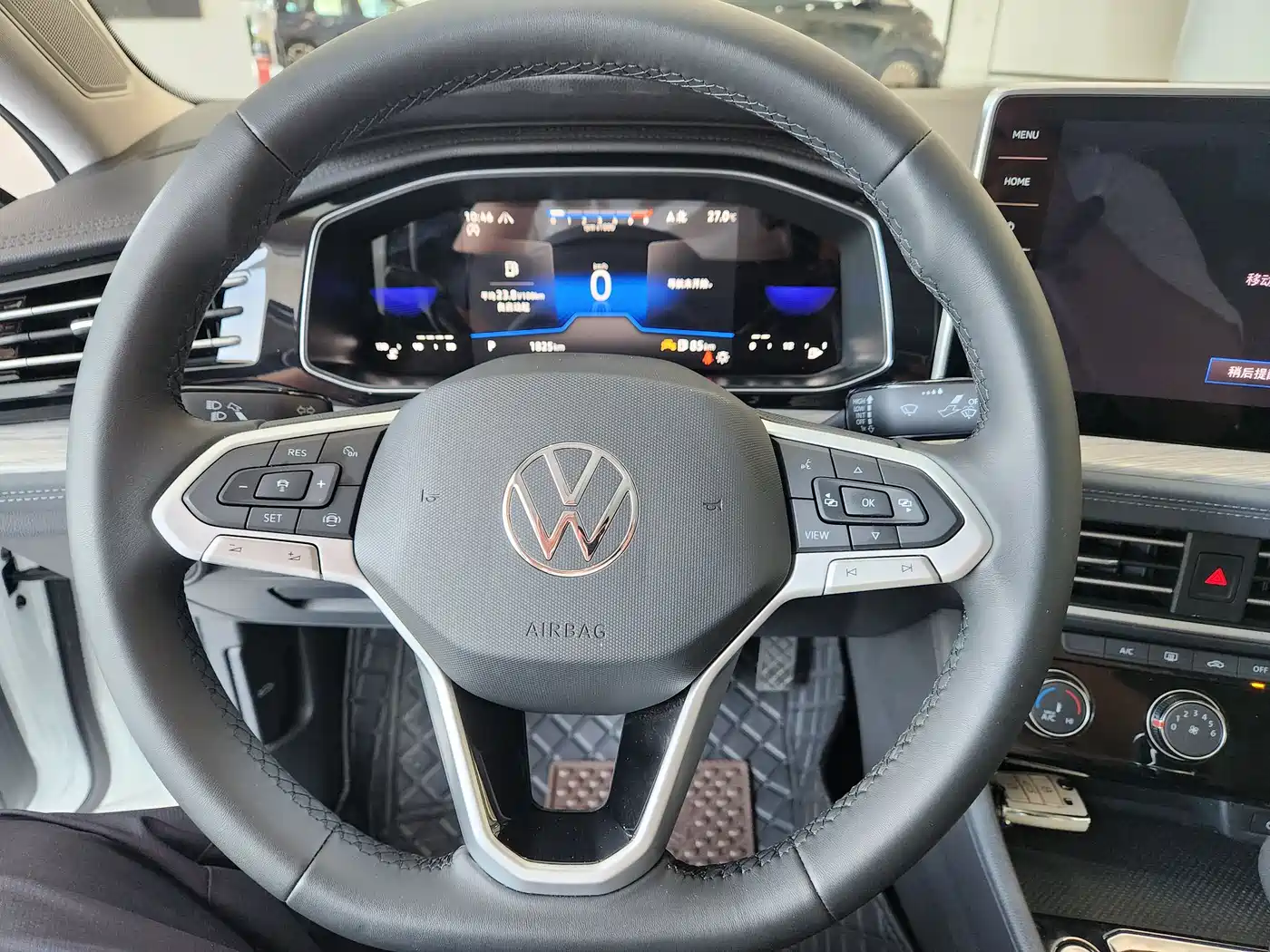 VOLKSWAGEN SAGITAR