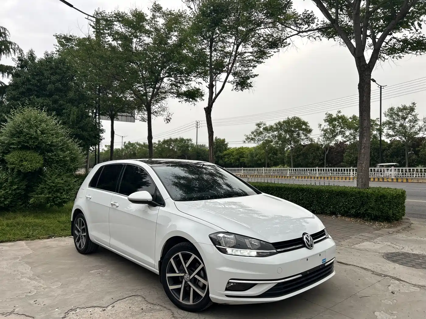 Volkswagen Golf 2020 Beloved Edition 280TSI DSG Comfort фото 7