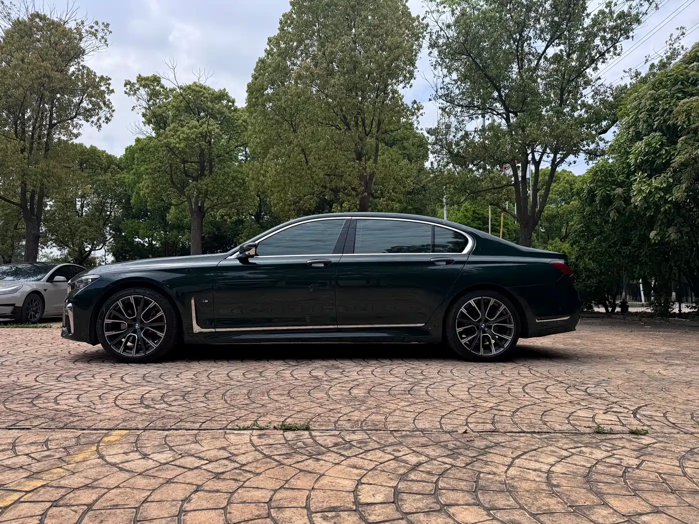 BMW 7 Series 2019 740Li Premium Luxury Package фото 4