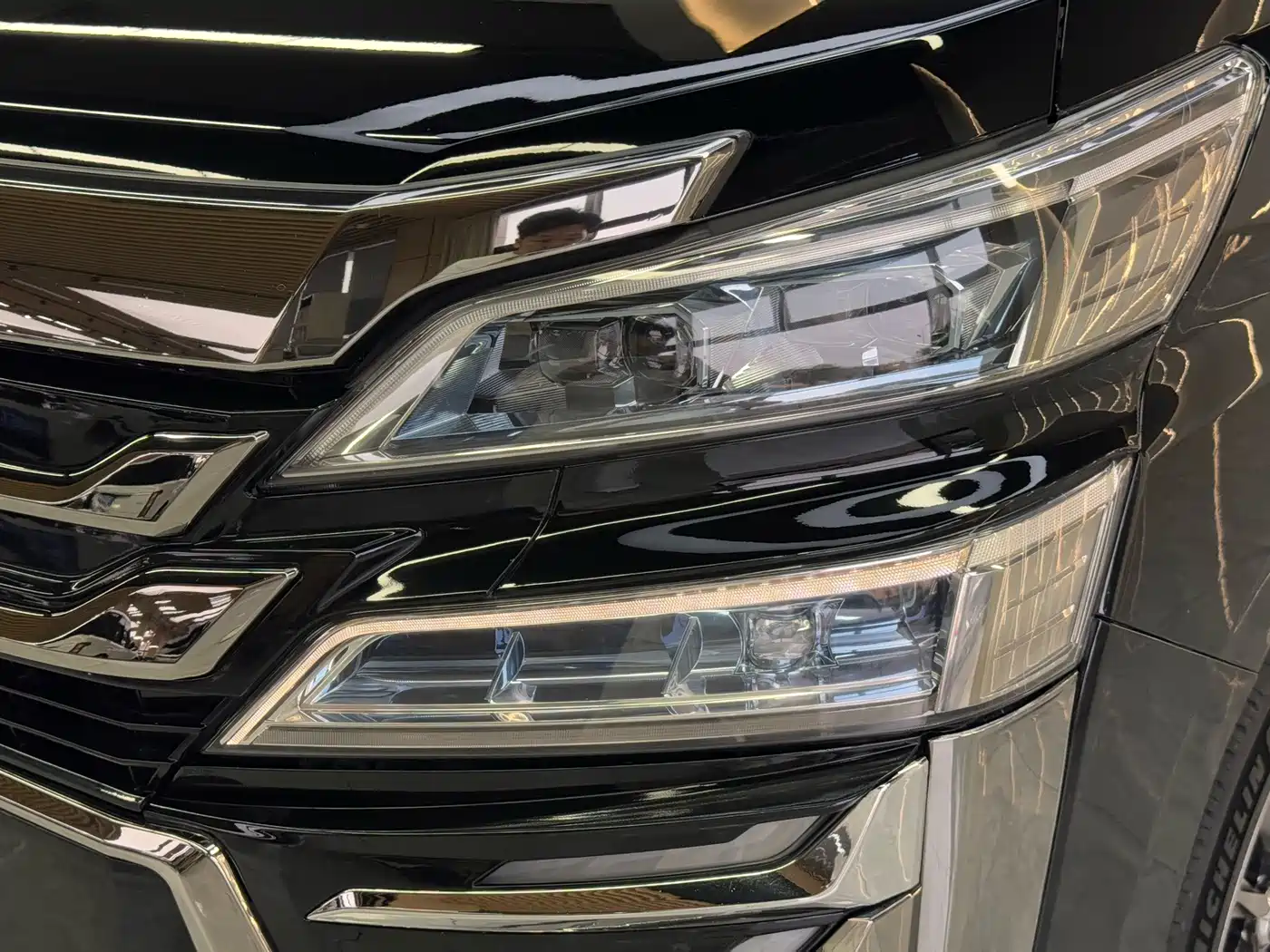 Toyota Vellfire 2021 2020 Twin Engine 2.5L HV Premium Edition