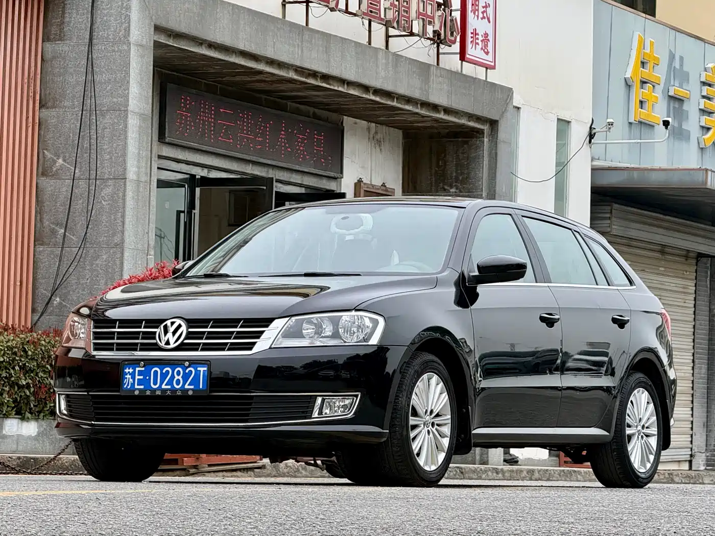 Volkswagen Lavida Tour 2013 1.4TSI Automatic Comfort фото 2
