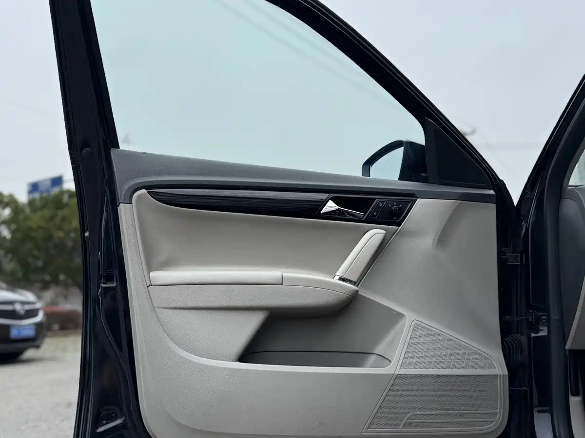 Volkswagen Lavida Tour 2013 1.4TSI Automatic Comfort фото 19