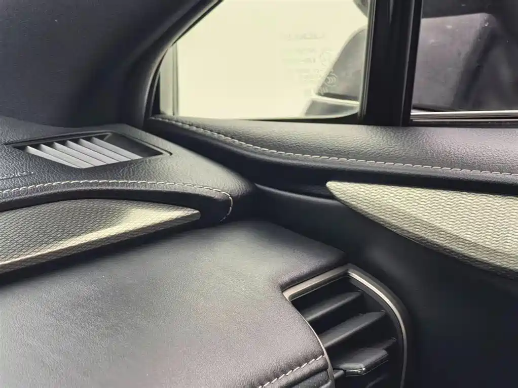 Lexus NX 2015 200t AWD F SPORT фото 14
