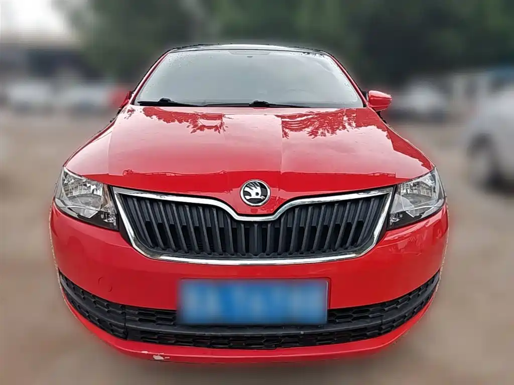 Škoda Skoda Rapid Spaceback 2016 Facelift 1.6L Manual Forward Edition фото 5