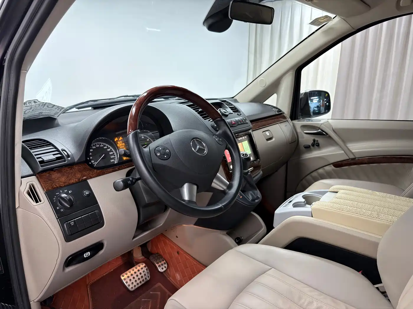 Mercedes-Benz Viano 2014 3.5L Excellence фото 14