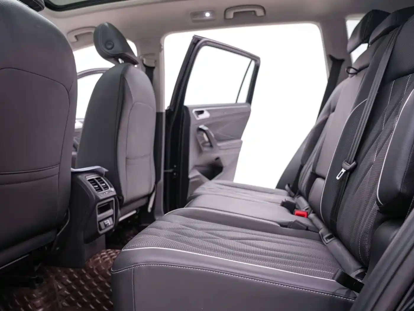 Volkswagen Tiguan L 2024 330TSI Automatic 2WD R-Line Premium Enjoyment Edition фото 23