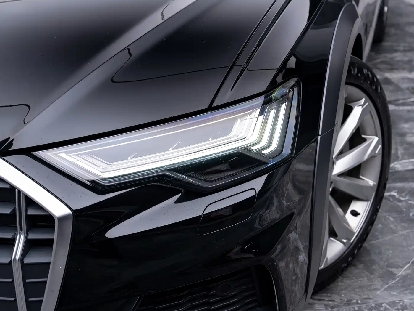 Audi A6 (Import) 2023 Model allroad quattro 55 TFSI Premium Off-road Version фото 2