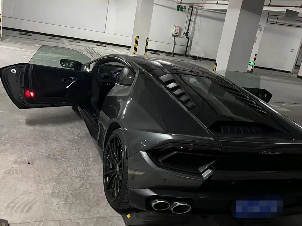 Lamborghini Huracán 2016 Huracán RWD Coupe фото 2