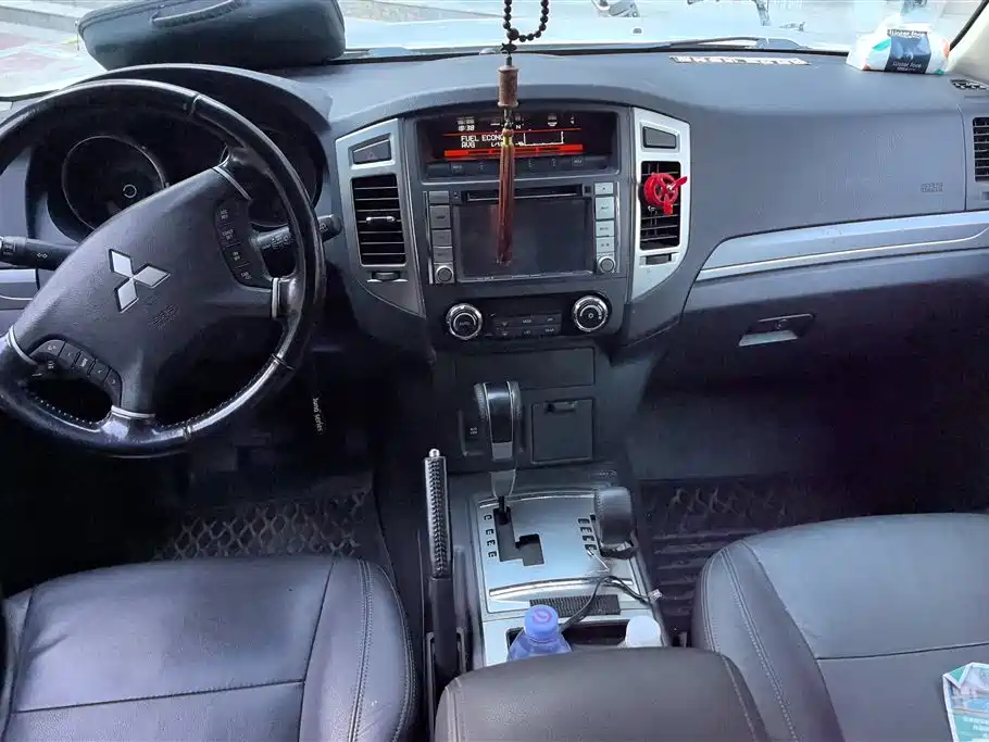 Mitsubishi Pajero (Import) 2015 3.0L Automatic Elite Premium Edition China V фото 12