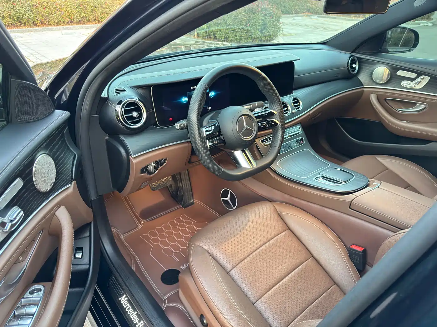 Mercedes-Benz E-Class 2023 E 300 L Sport Luxury фото 4