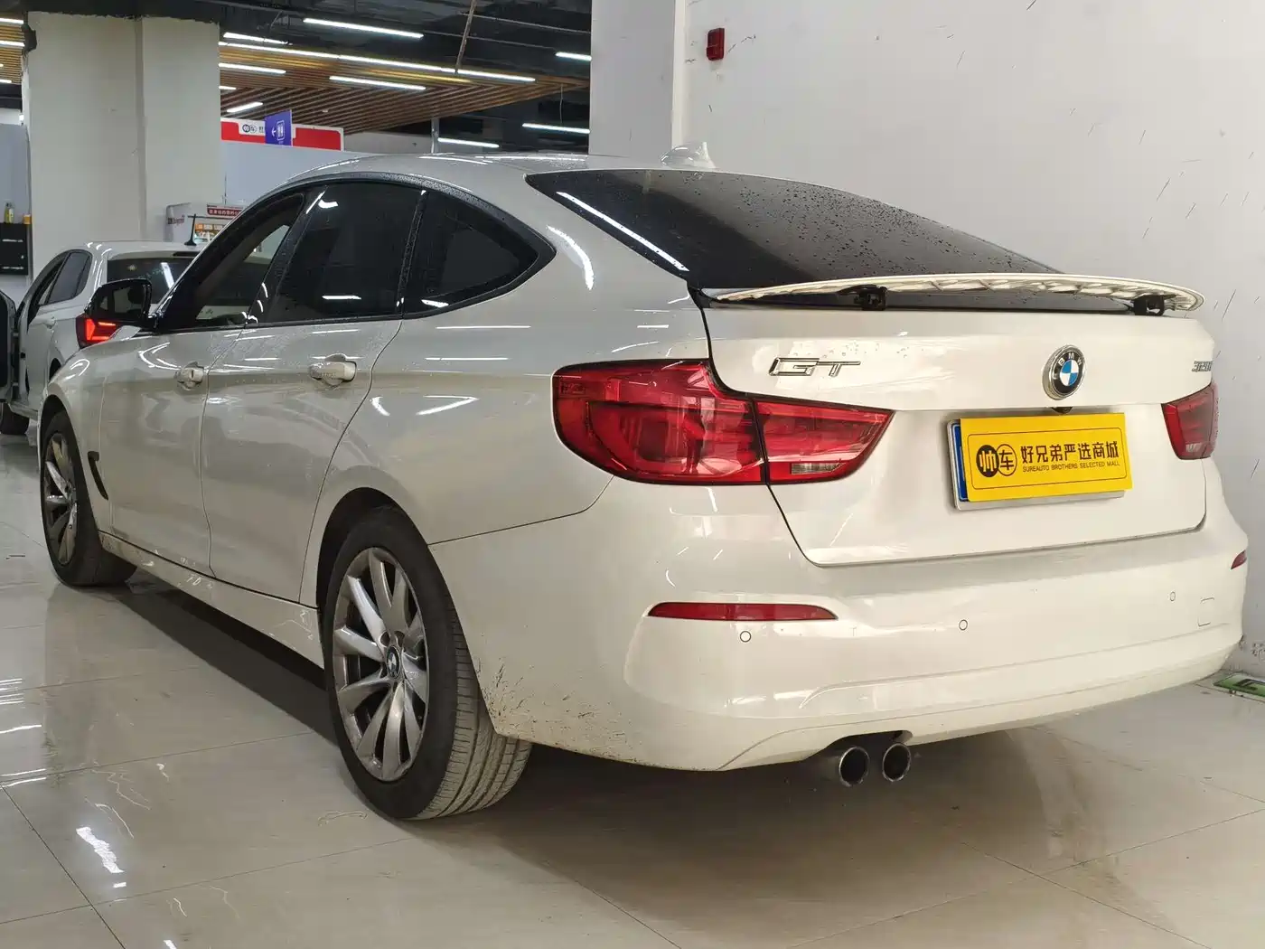 BMW 3 Series GT 2018 320i Fashion фото 13