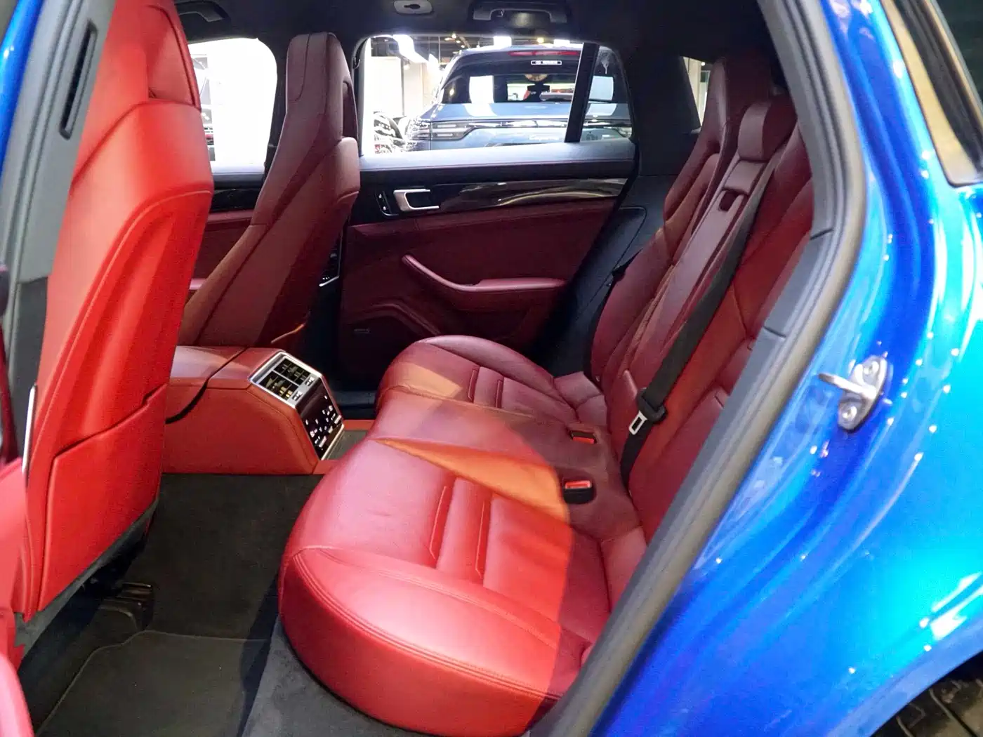Porsche Panamera 2019 Panamera 4 Sport Turismo 2.9T фото 6