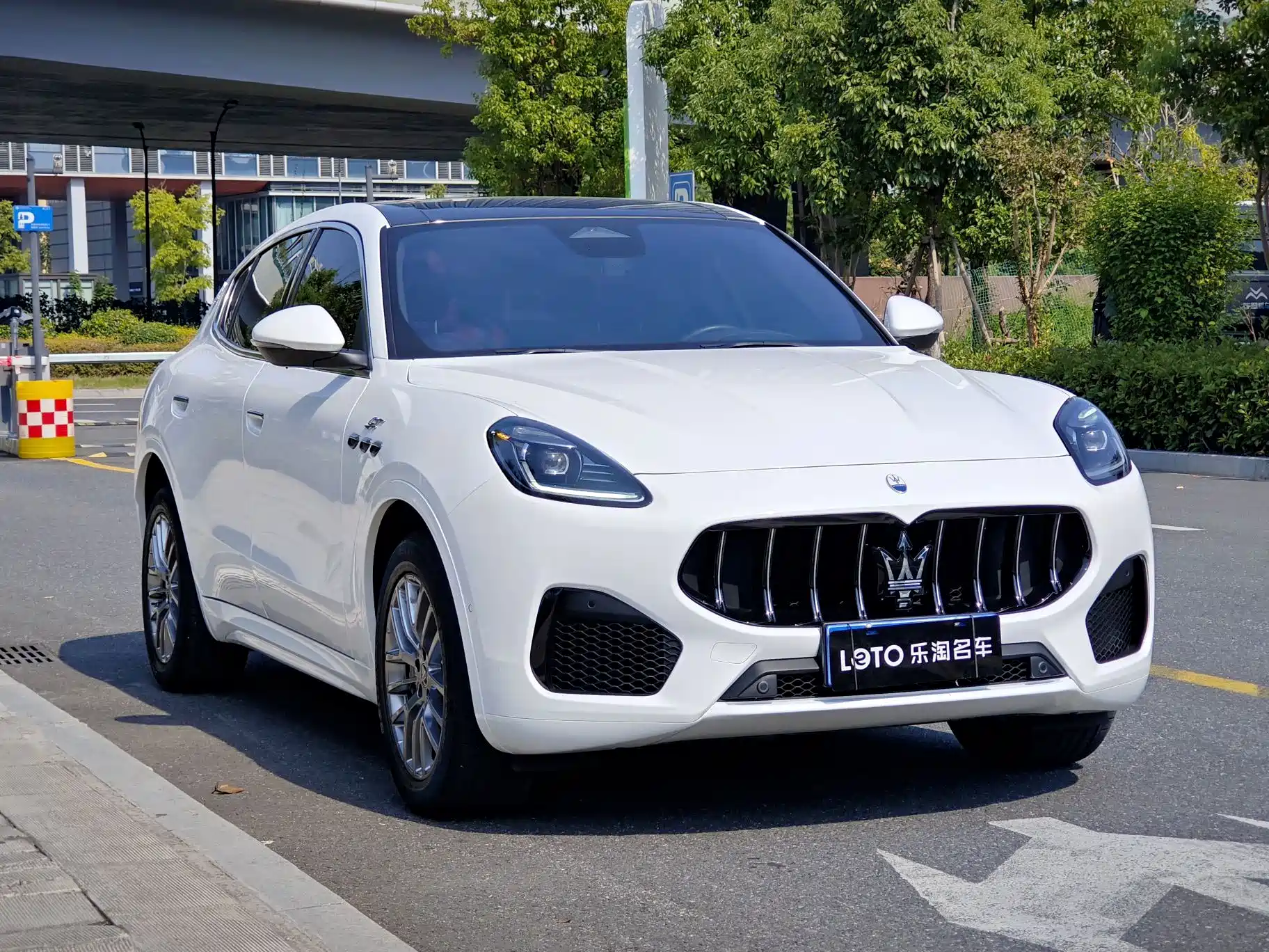 Photo 3 - Maserati Grecale