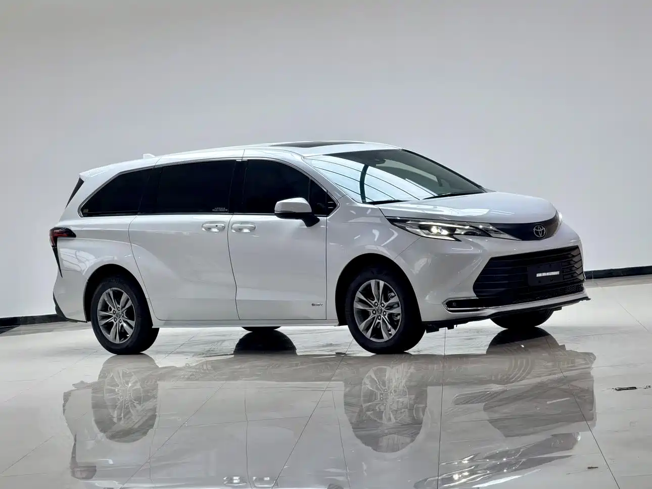 Toyota Sienna 2024 2.5L Hybrid Comfort Edition фото 10