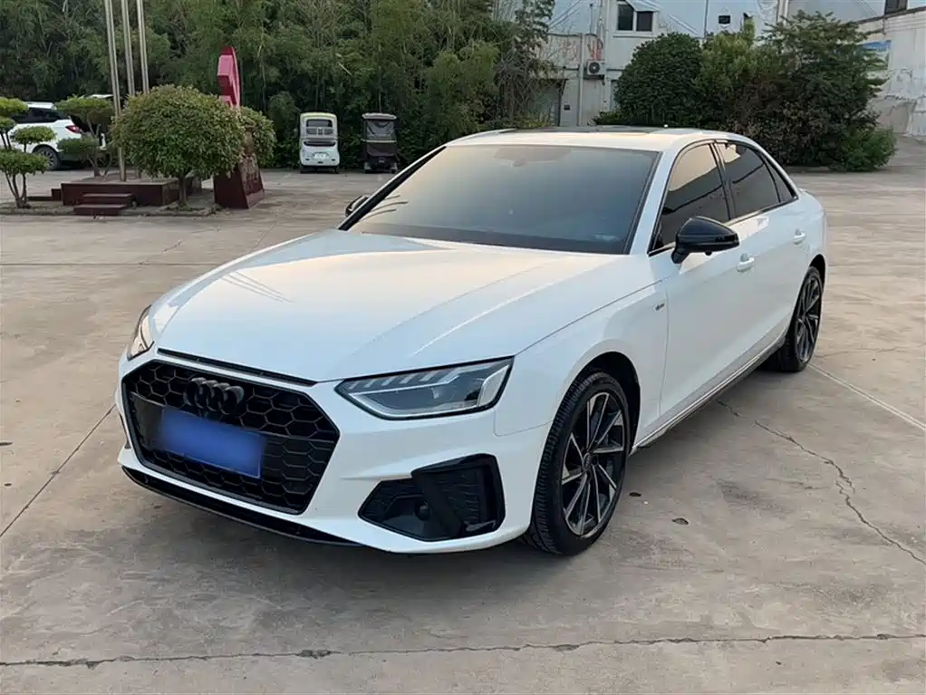 Audi A4L 2023 40 TFSI Luxury Sport