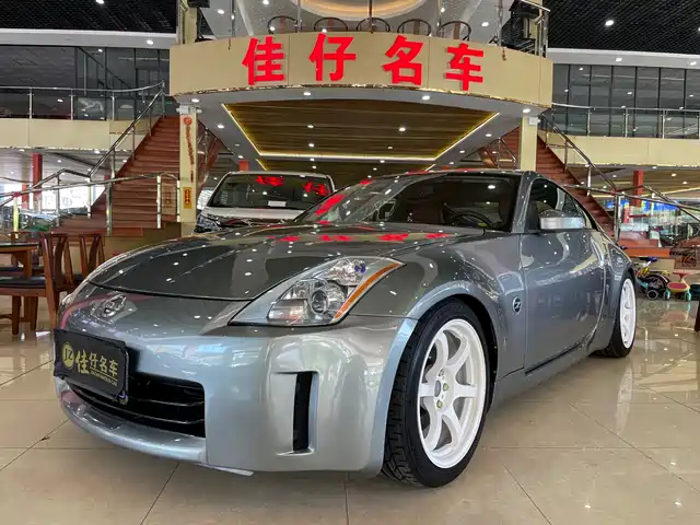  Nissan Nissan 350Z 2004 3.5 AT