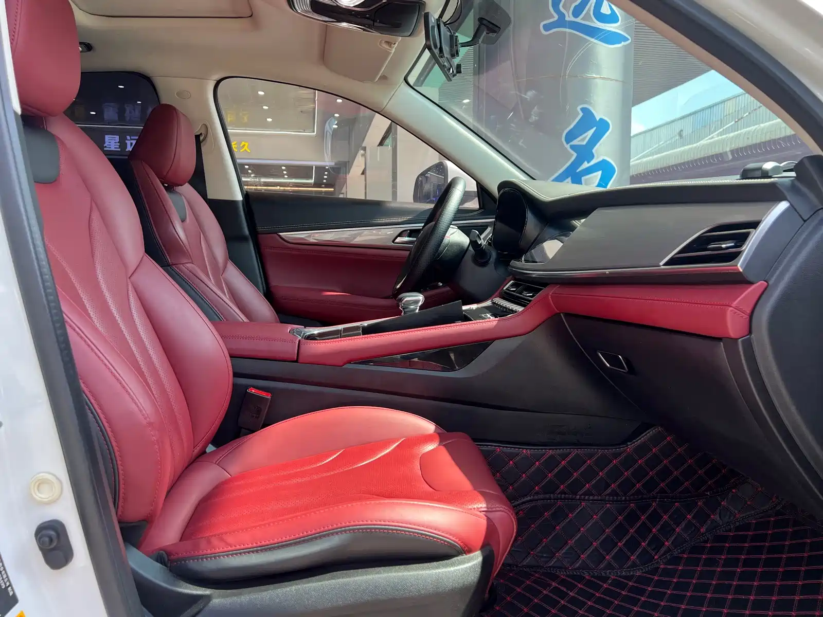 Фото 9 - Changan CS85