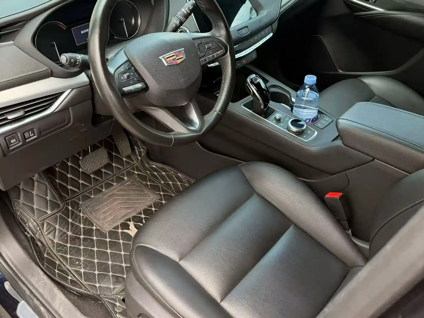 Cadillac XT4 2021 28T FWD Premium Edition фото 9