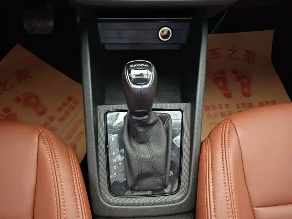 SKODA KOMICK