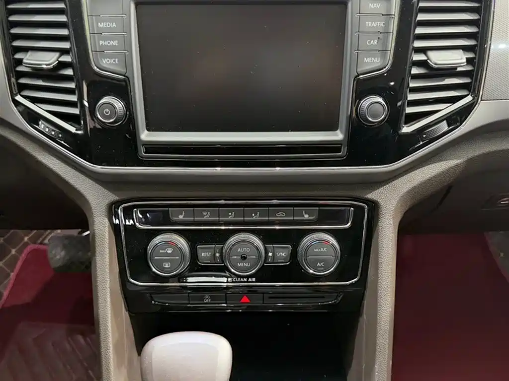 Volkswagen Teramont 2017 530 V6 4WD Luxury Edition фото 3