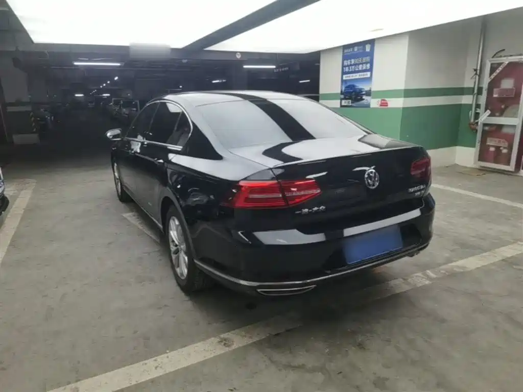 Volkswagen Magotan 2018 Facelift 330TSI DSG Luxury фото 5