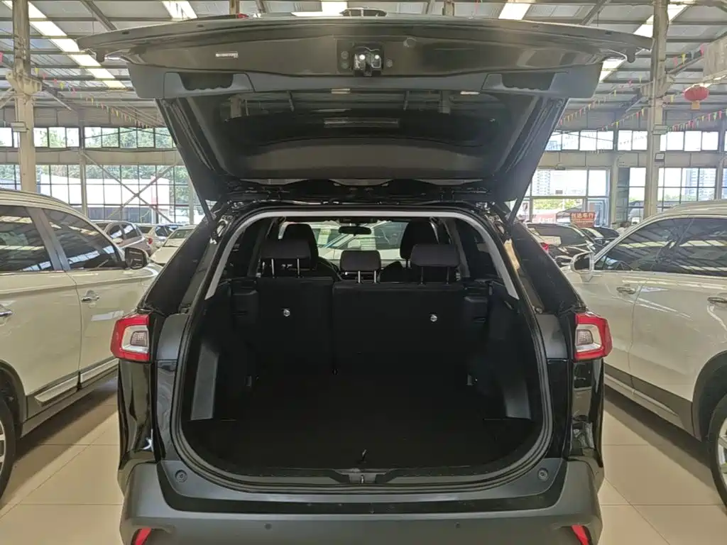 Toyota Wildlander 2023 2022 Facelift 2.0L CVT 2WD Leading Edition