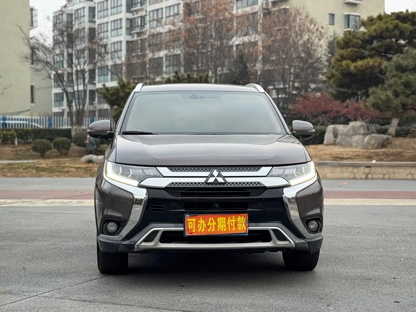 MITSUBISHI OUTLANDER