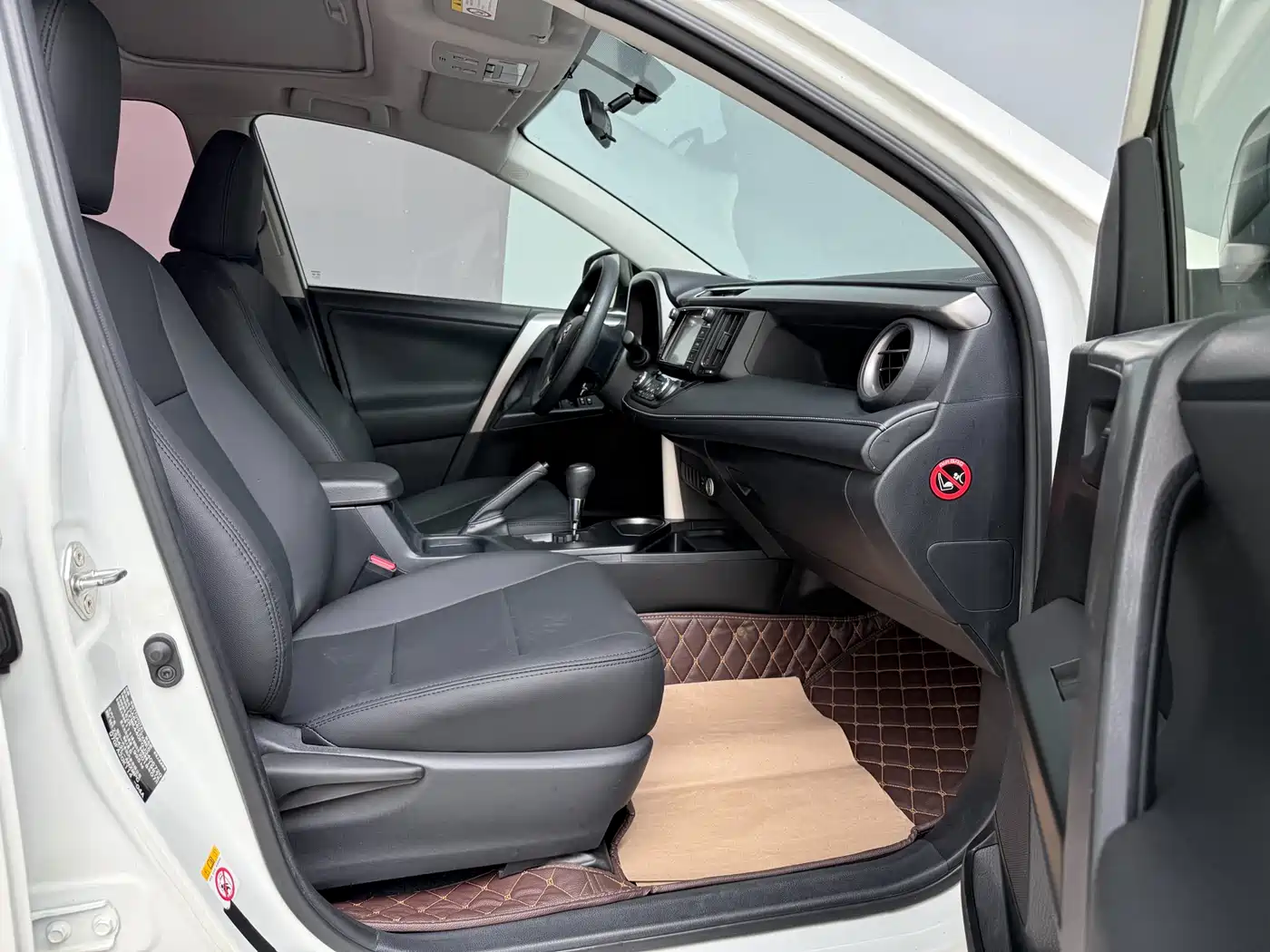 Toyota RAV4 Rongfang 2018 2.0L CVT 2WD Trend X Edition фото 10