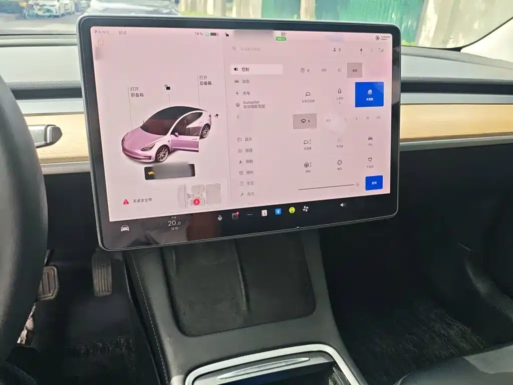 Фото 4 - Tesla Model 3