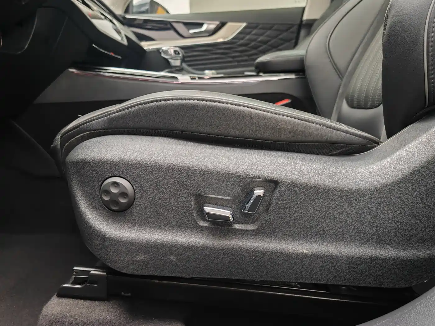Hongqi HS5 2022 2.0T Smart Connect Premium Edition фото 26