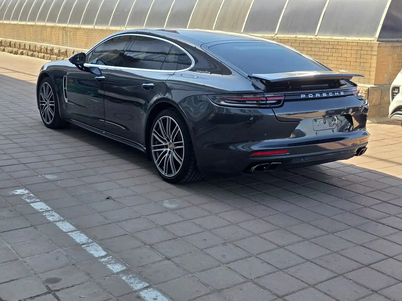Porsche Panamera 2017 Panamera 4 Executive Long Wheelbase 3.0T фото 4