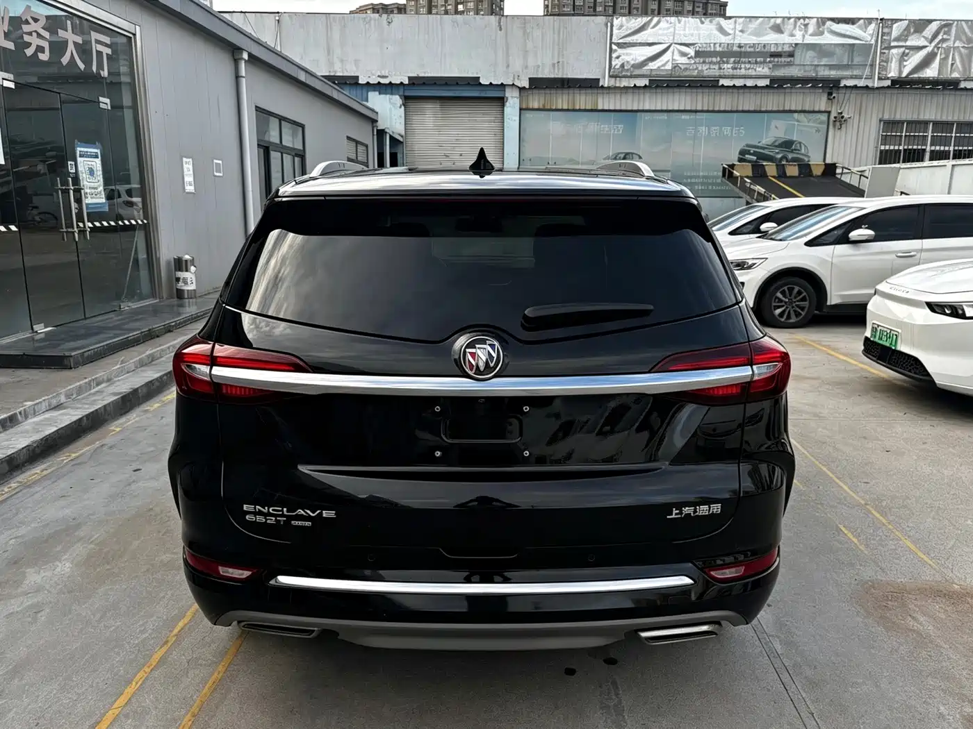 Фото 32 - Buick Enclave