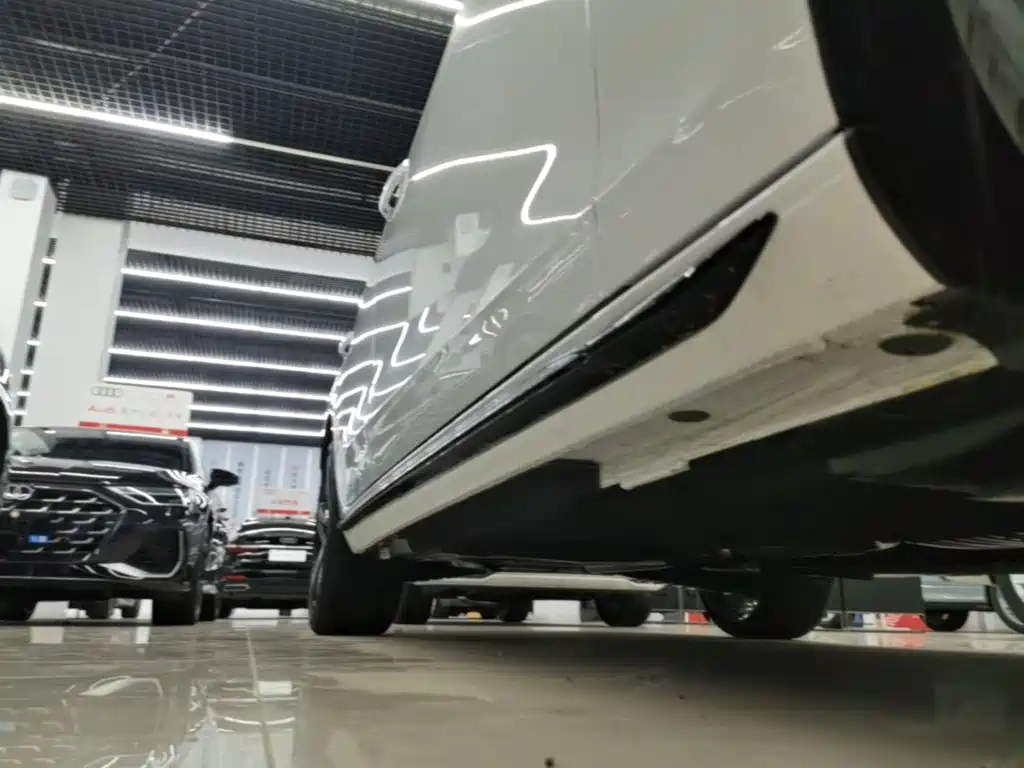 Фото 21 - Audi A4L