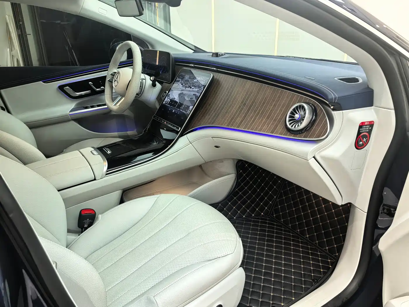 Mercedes-Benz EQE 2025 500 4MATIC Pioneer фото 11