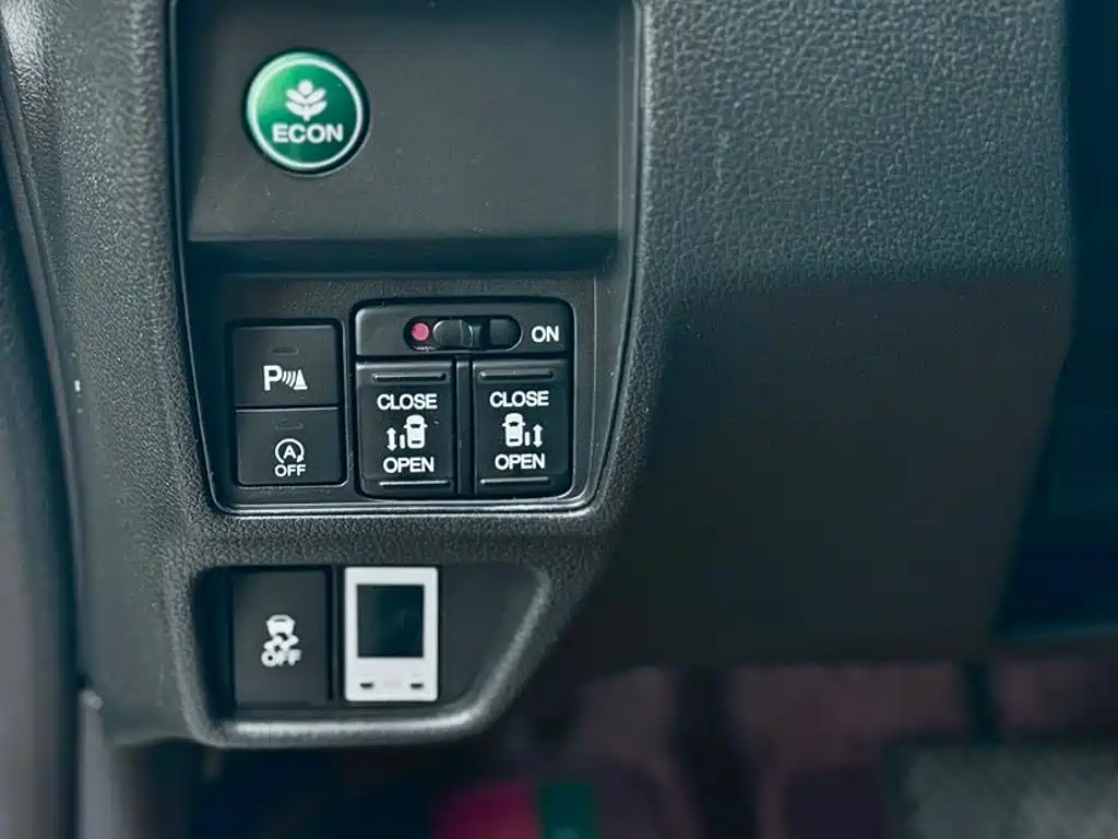 Фото 7 - Honda Odyssey