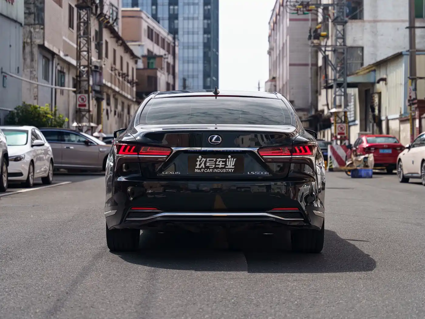 Lexus LS 2018 500h Excellence Edition China V фото 4