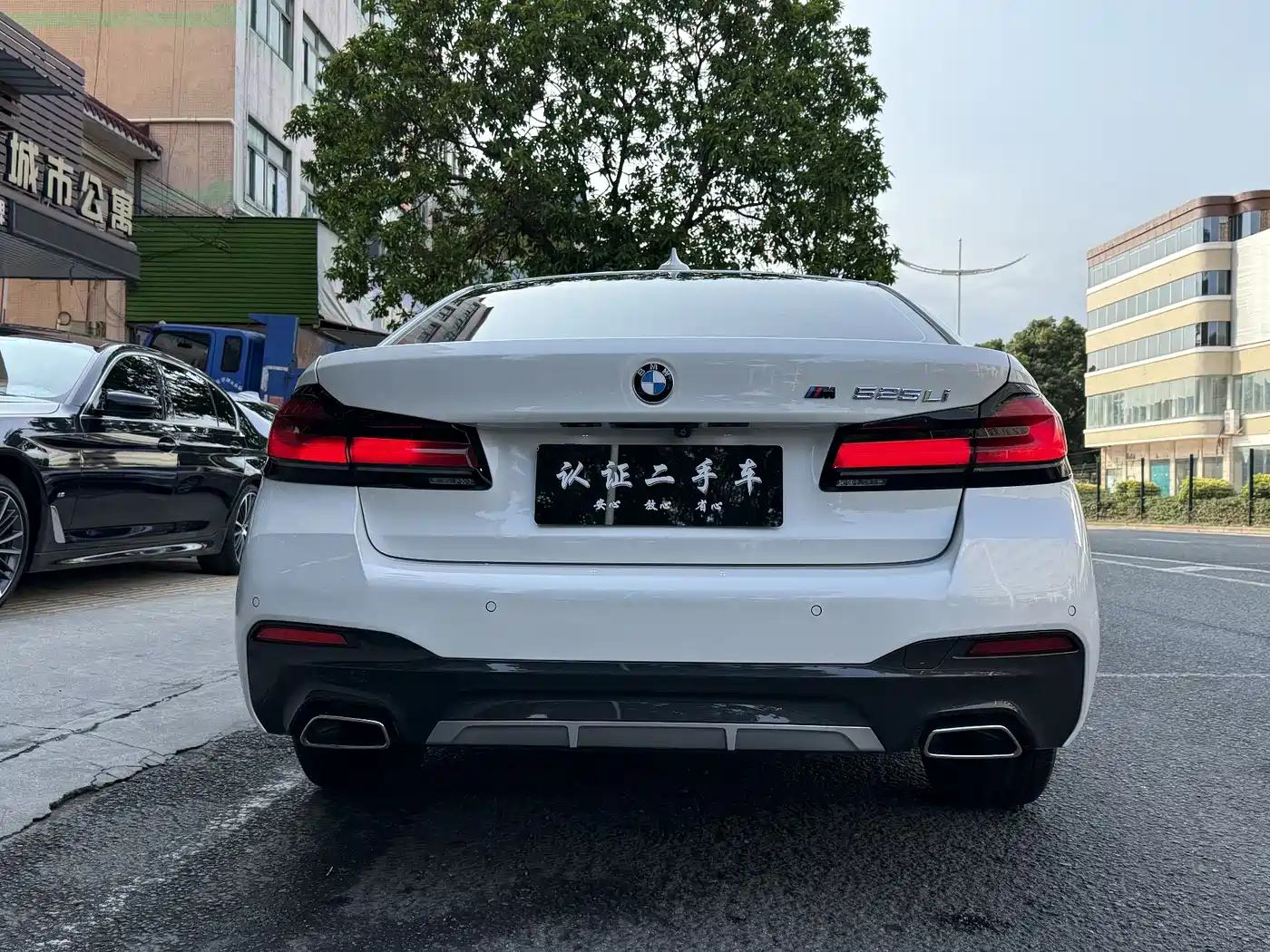 BMW 5 Series 2022 525Li M Sport Package фото 4