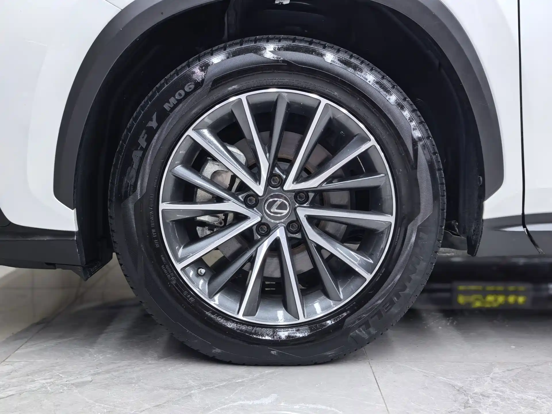 صورة 36 - Lexus NX