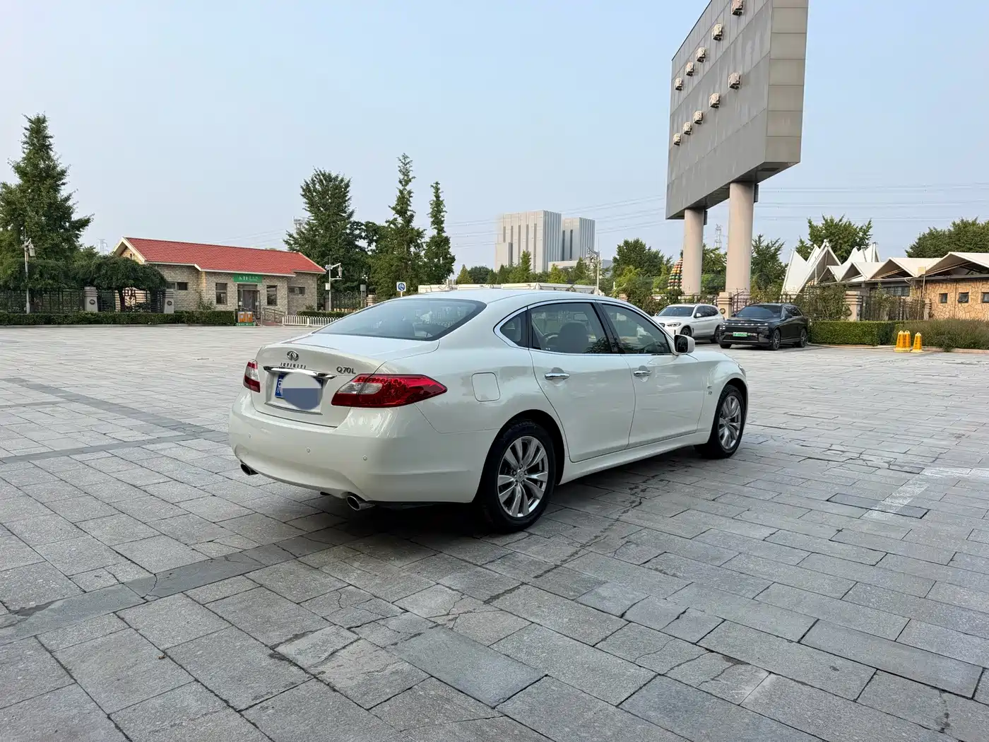Фото 6 - Infiniti Q70