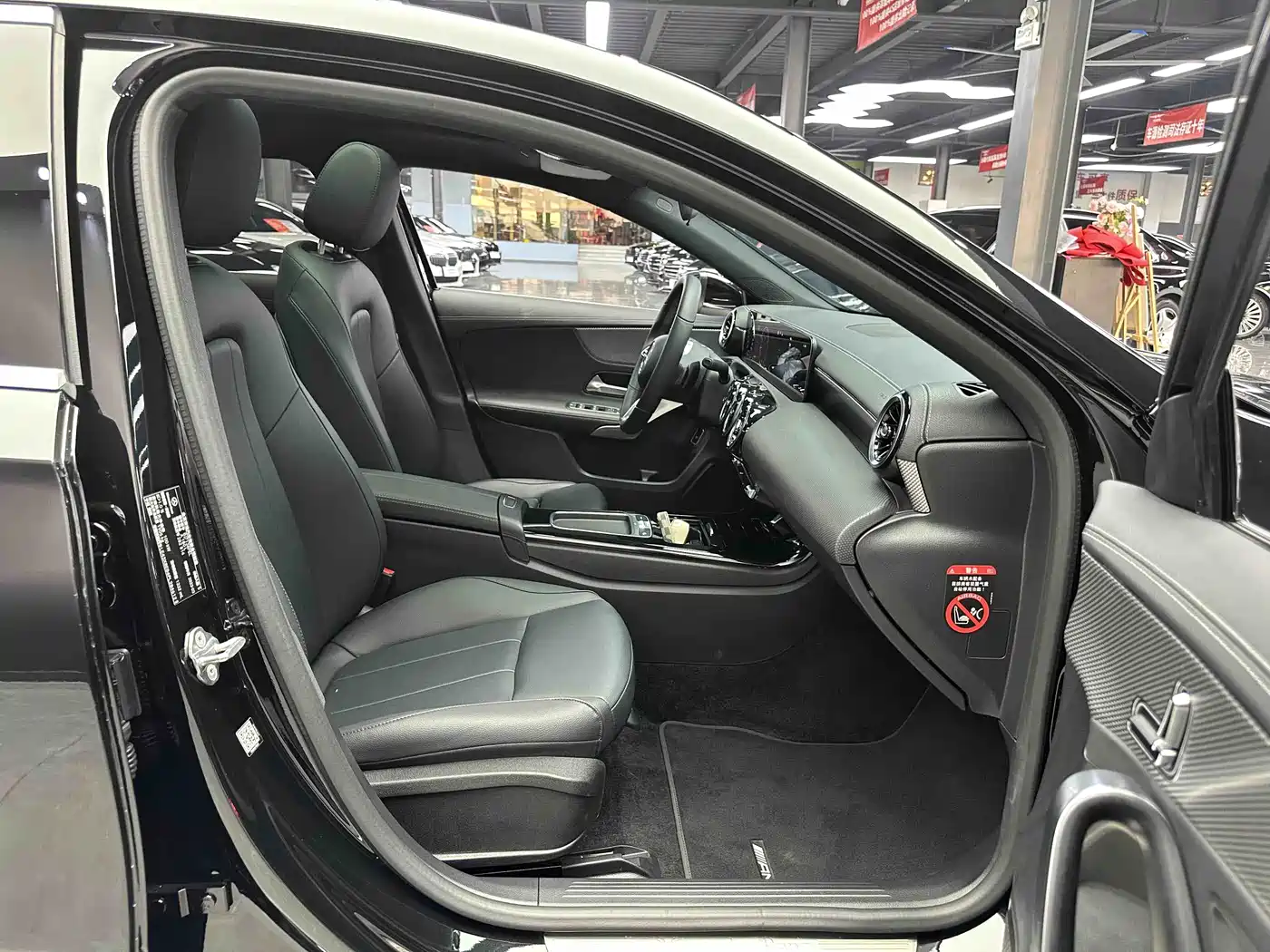 Mercedes-Benz A-Class 2023 A 180 L фото 7