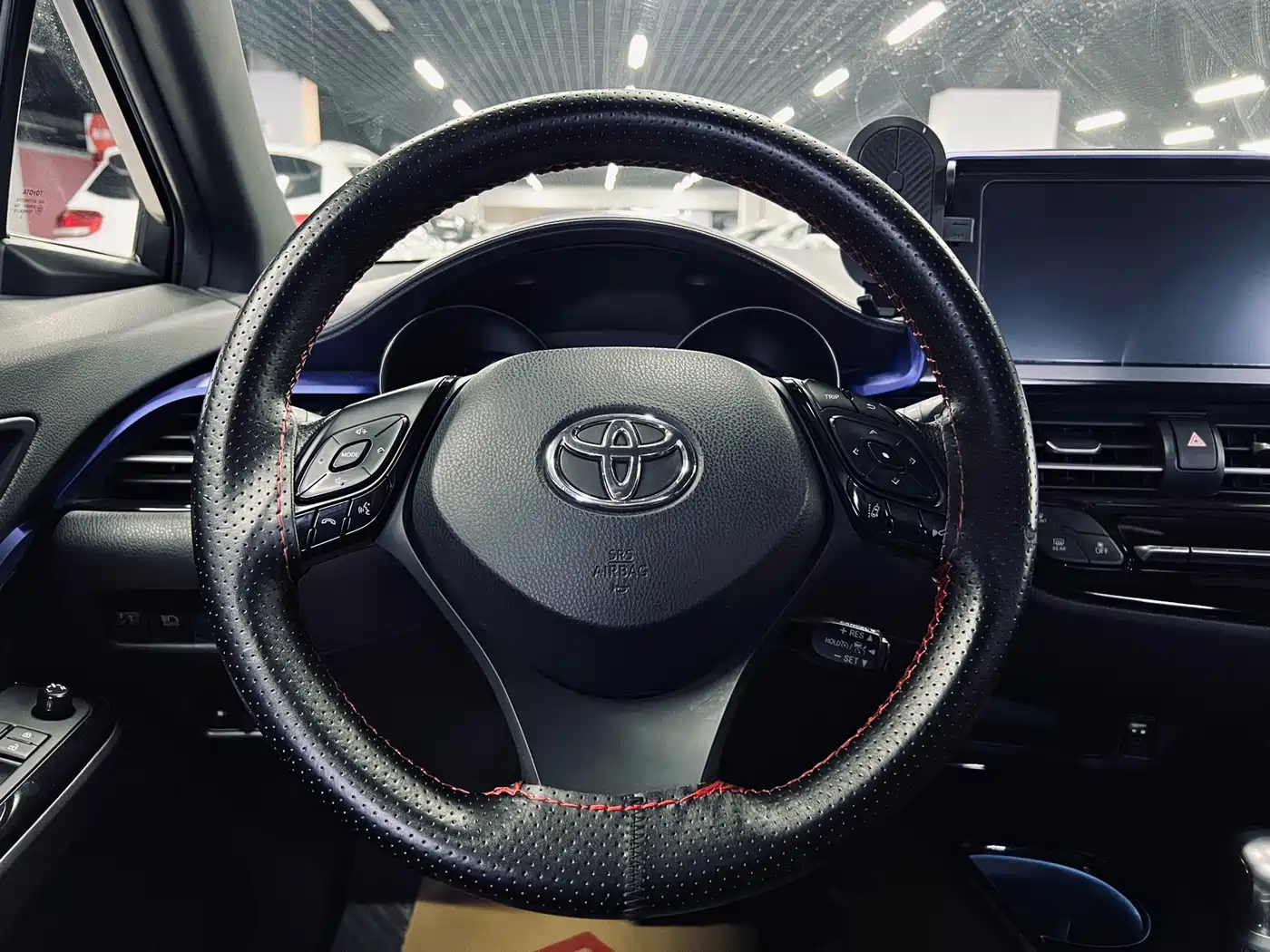 Toyota C-HR 2021 2.0L Luxury Edition фото 14