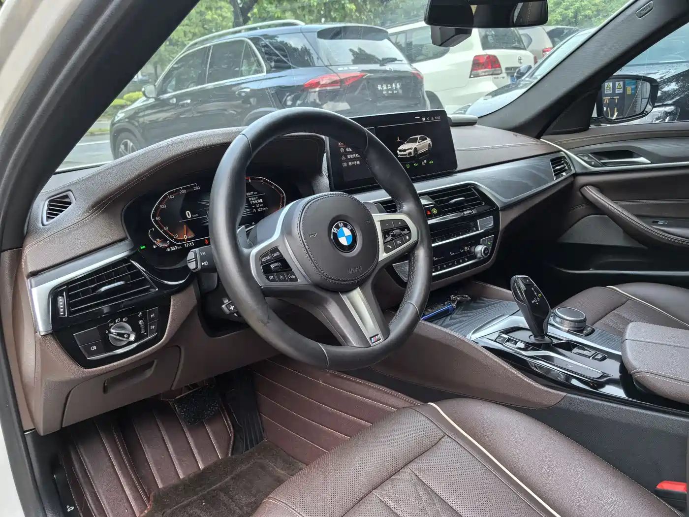 BMW 5 Series 2022 Facelift 530Li Leading M Sport Package фото 12