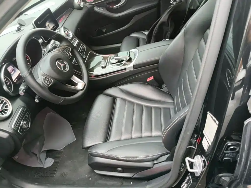 Photo 15 - Mercedes-Benz C-Class