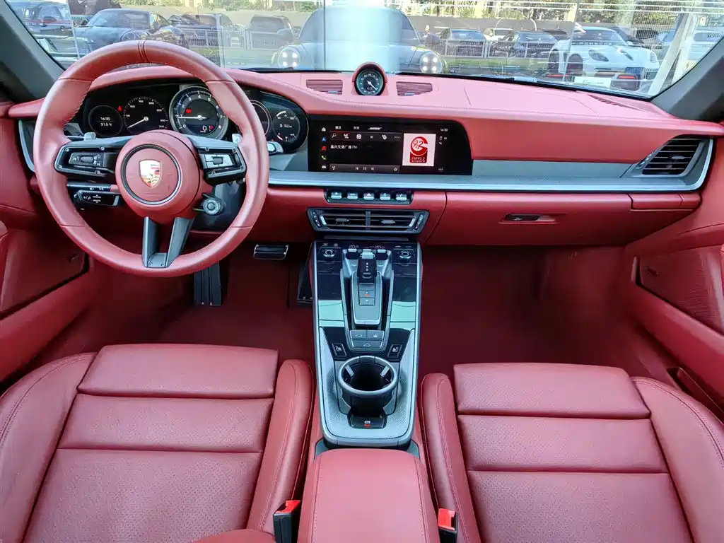 PORSCHE 911