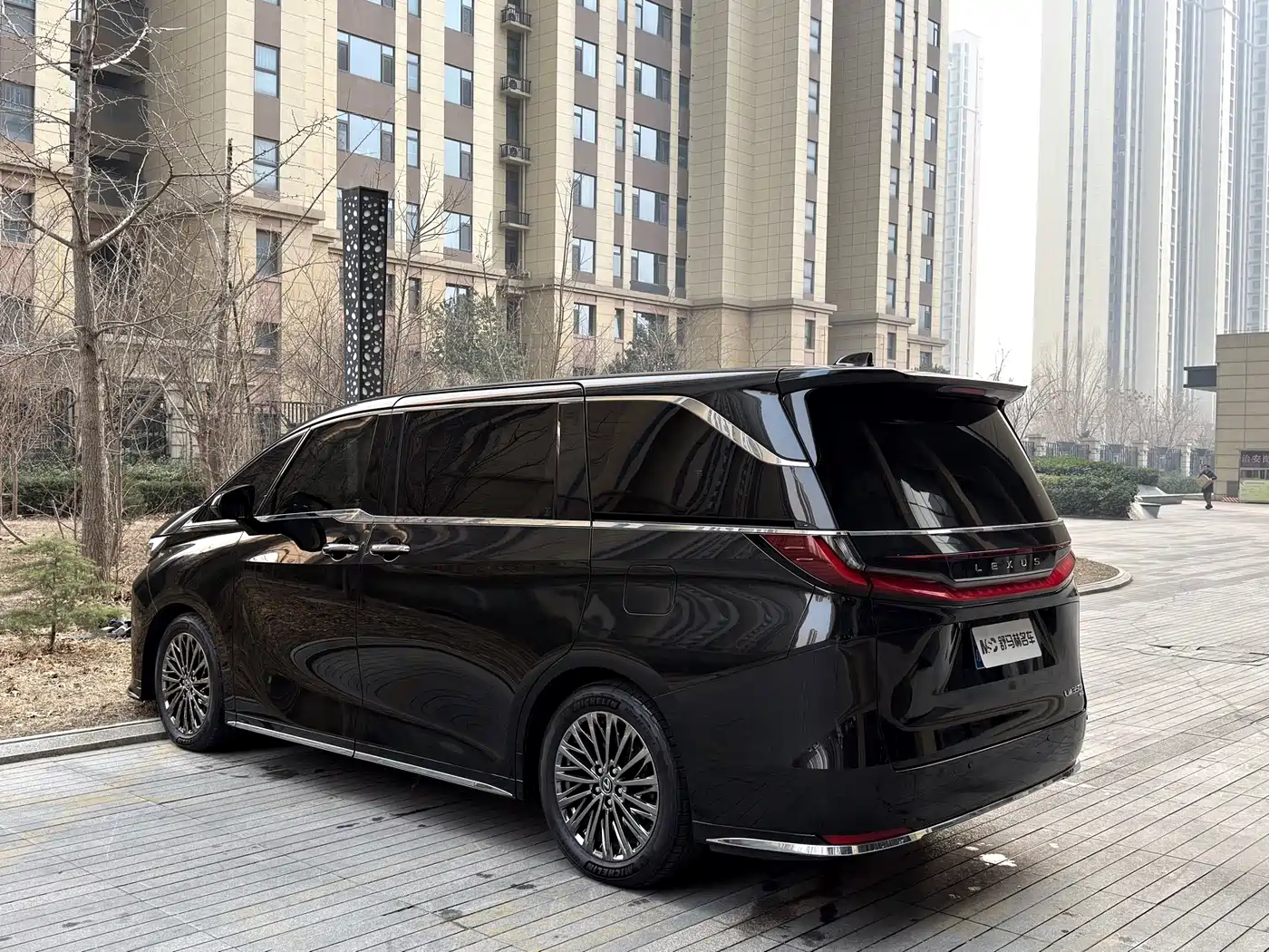 Lexus LM 2023 350h 7-Seater Elegance Edition фото 7