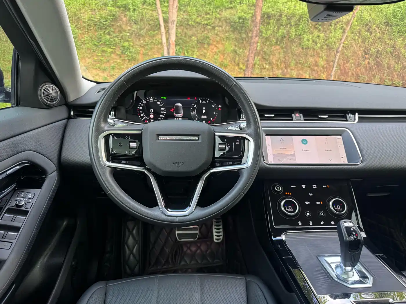 Land Rover Range Rover Evoque 2022 Range Rover Evoque L 200PS R-Dynamic Standard Elite Edition фото 25