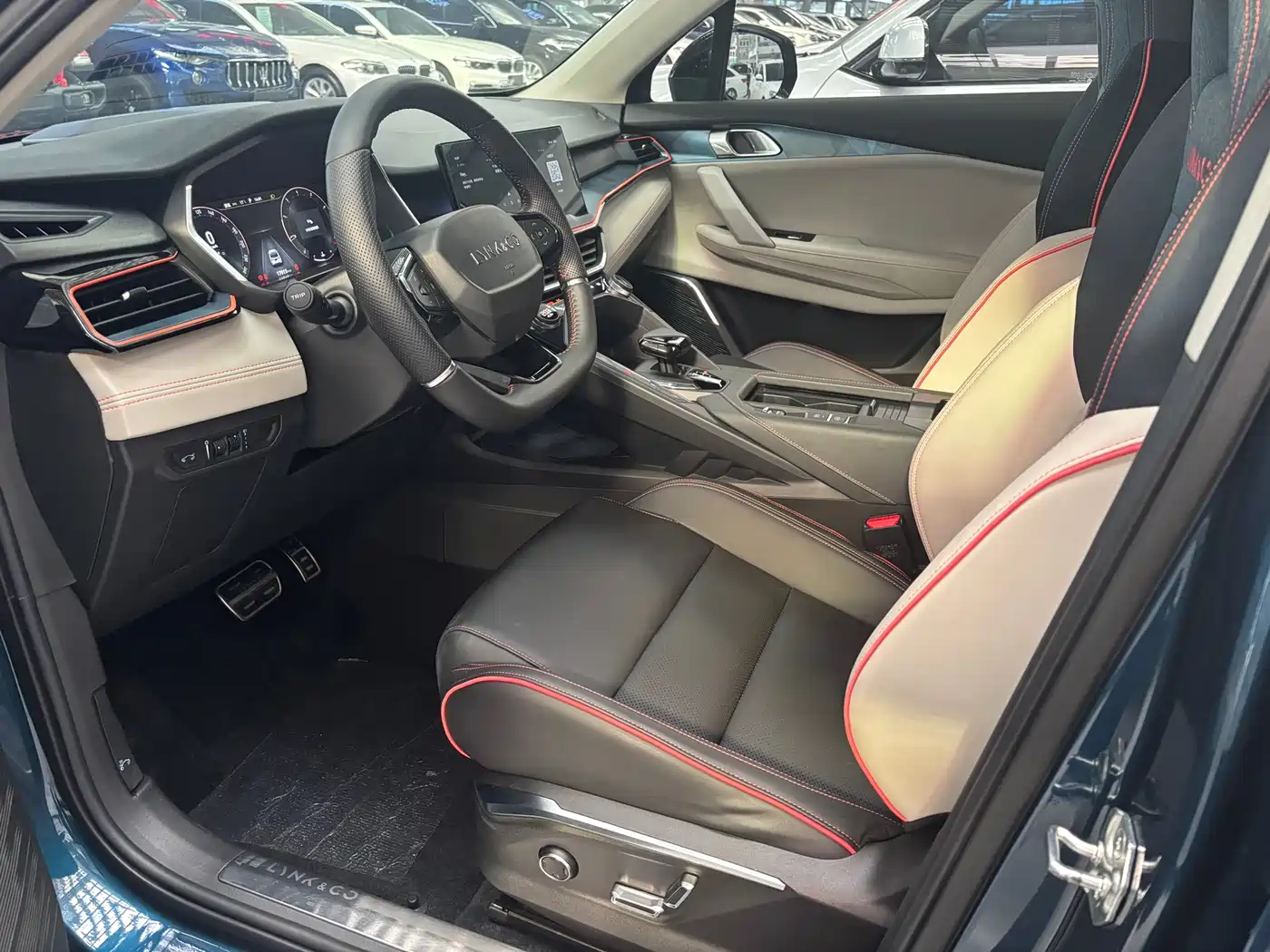 Lynk & Co 06 2020 1.5T Halo фото 5