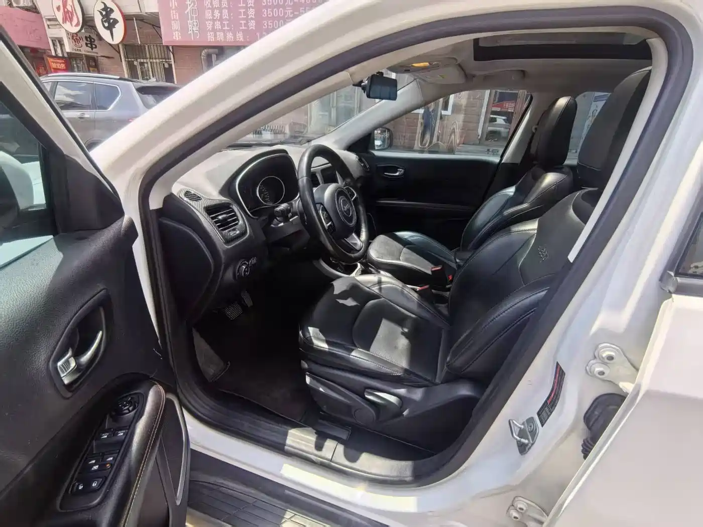 Фото 8 - Jeep Compass