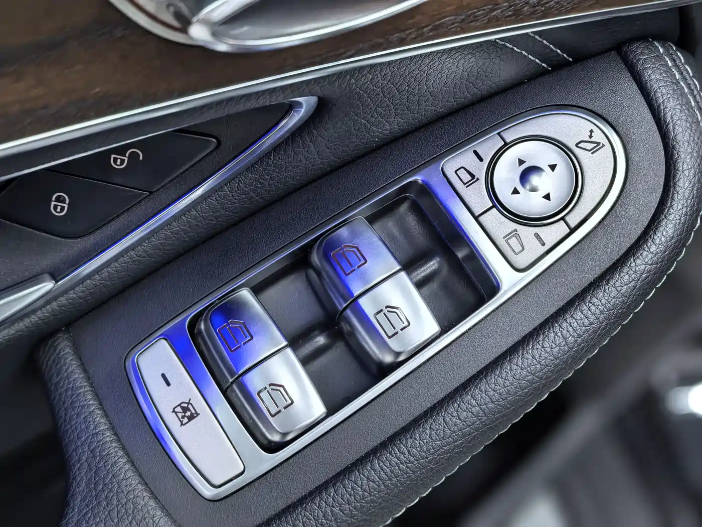 Mercedes-Benz GLC 2020 Facelift GLC 260 L 4MATIC Luxury фото 21